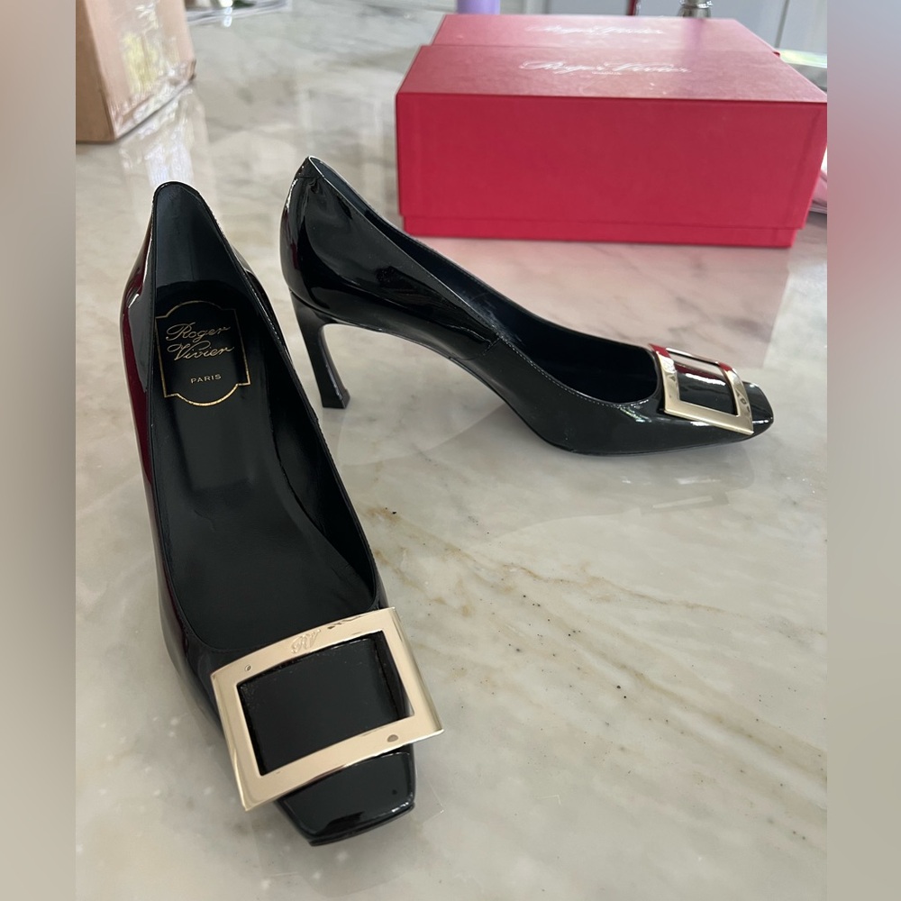 SOLD Roger Vivier Trompette Pumps